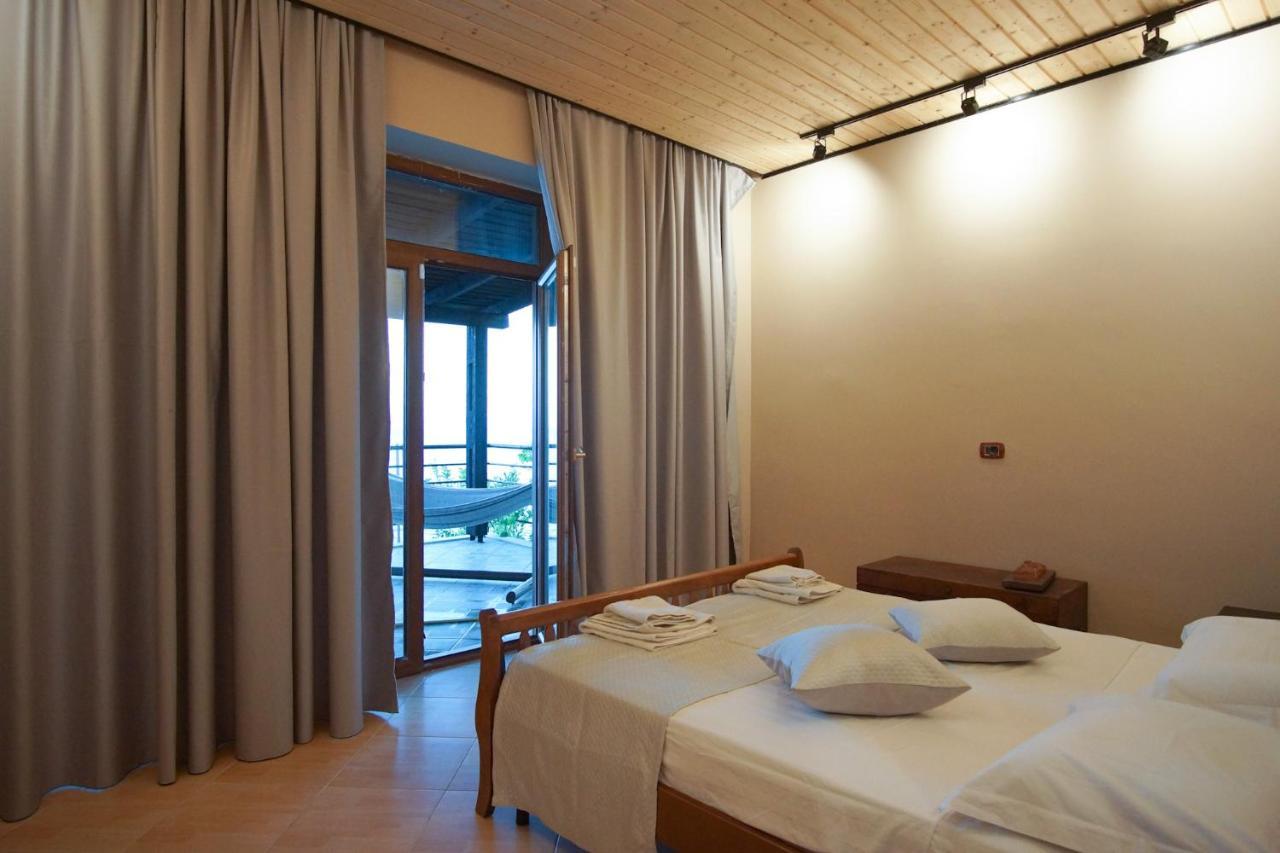 Seaside Duplex Stone Villa Кепаро Екстериор снимка