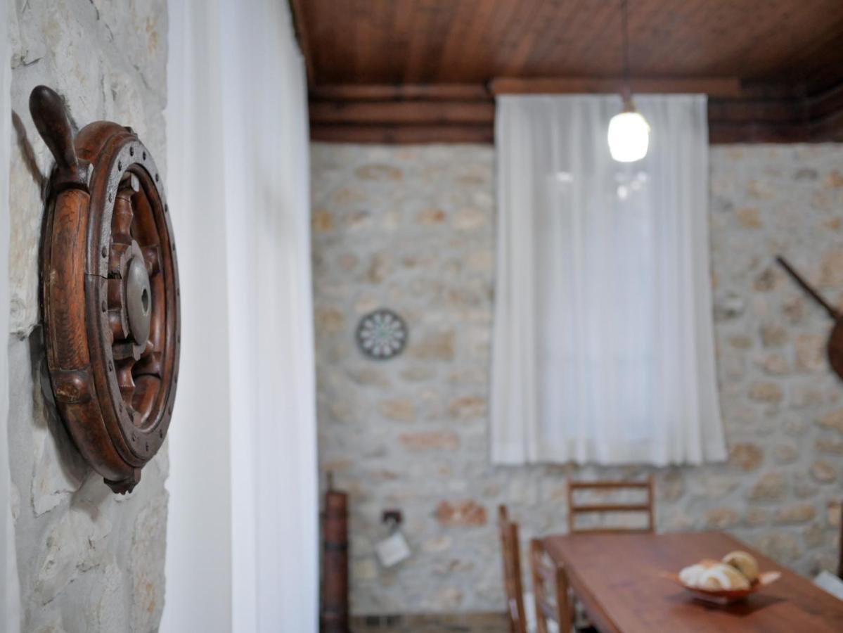 Seaside Duplex Stone Villa Кепаро Екстериор снимка