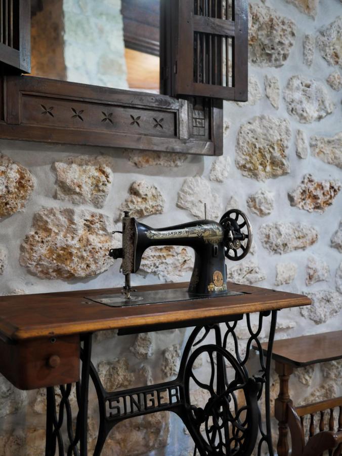 Seaside Duplex Stone Villa Кепаро Екстериор снимка