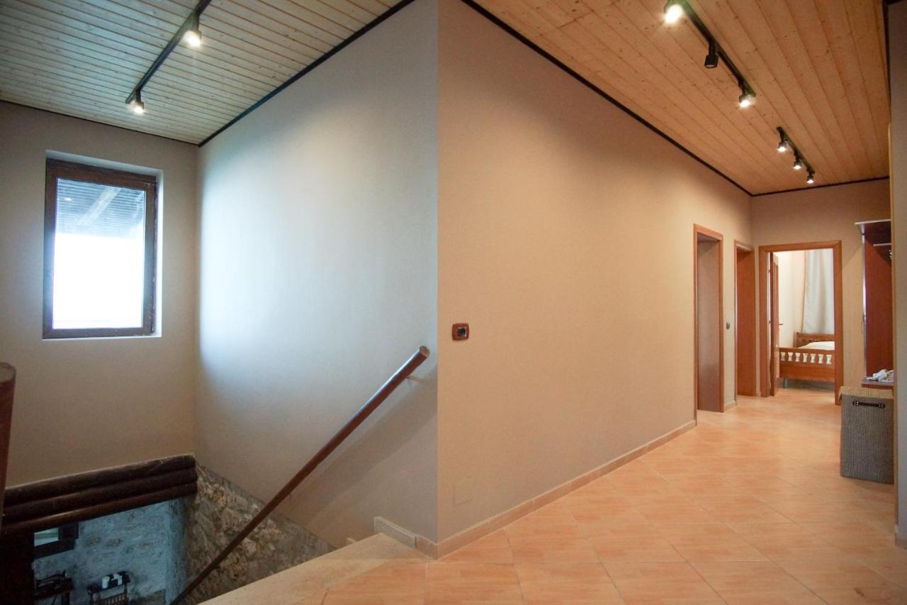 Seaside Duplex Stone Villa Кепаро Екстериор снимка
