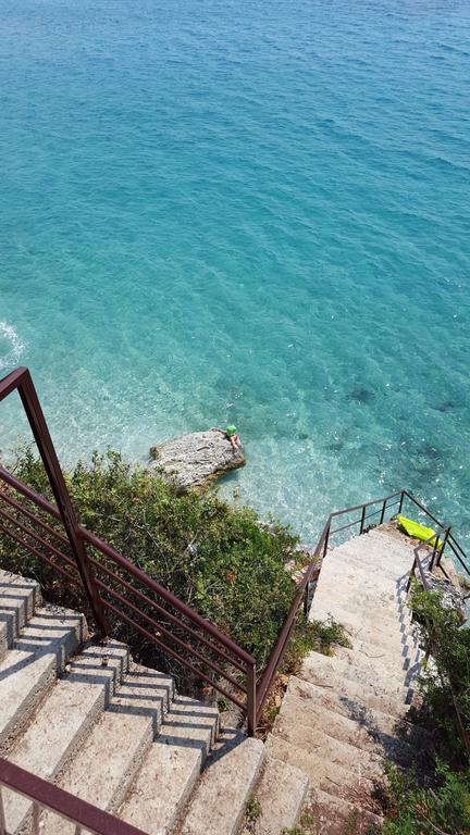 Seaside Duplex Stone Villa Кепаро Екстериор снимка